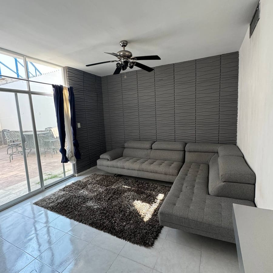 Casa Senderos — portada